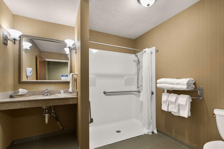 Hotel Comfort Suites Commerce