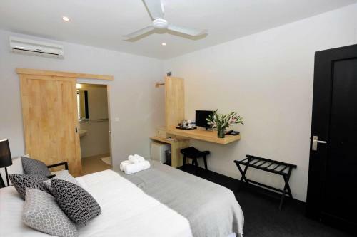 Hotel Nine