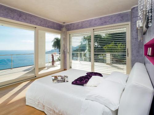 Luxurious Villa In Letojanni With Private Pool