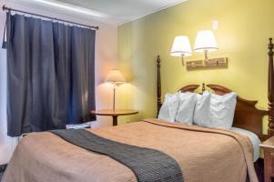 Motel Rodeway Inn & Suites