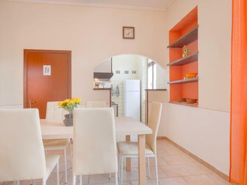 Sunny Holiday Home In Santa Maria With Private Pool