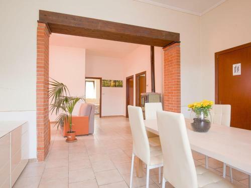 Sunny Holiday Home In Santa Maria With Private Pool