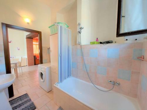 Sunny Holiday Home In Santa Maria With Private Pool