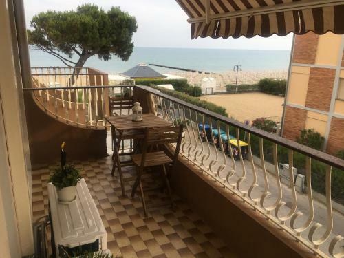 Sea View Apartment With Swimming Pool