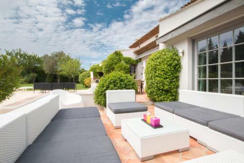 Apartamento The Magnificent Setting Features The Gentle Rolling Hills And Fragrant Wine