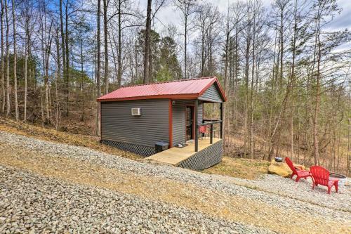 Charming Tiny Cabin With Fire Pit And Mtn Views!