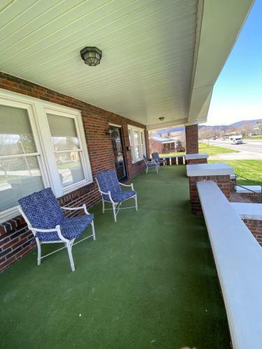 Charming Crater City Craftsman