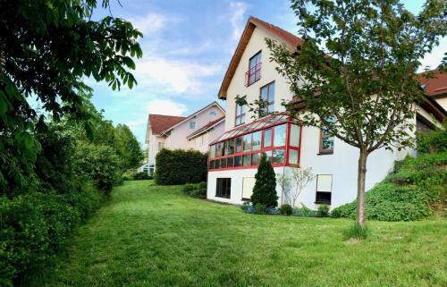 Rh�nzeit Apartements Und Zimmer