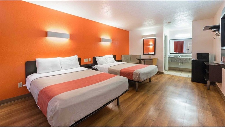 Motel 6 San Antonio - Fiesta Trails