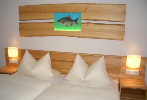 Karpfenhotel Im Gasthaus Sindel-buckel