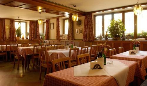 Karpfenhotel Im Gasthaus Sindel-buckel