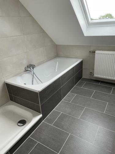 Stylish Apartment - Kitchen - Parking - Netflix