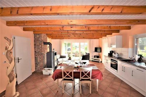 Apartamento Ostseeliebe-erd-rechst-4-kk-h