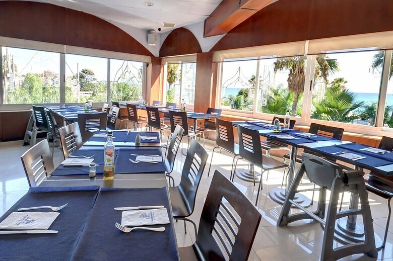 Apartamentos Turisticos Marina D�or 1� Linea