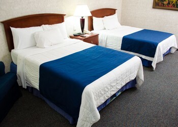 Aparthotel Quality Inn Monterrey La Fe