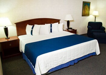 Aparthotel Quality Inn Monterrey La Fe