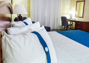 Aparthotel Quality Inn Monterrey La Fe