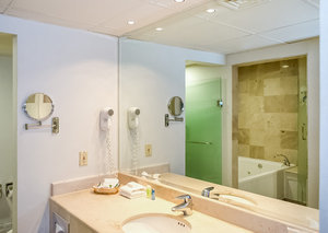 Aparthotel Quality Inn Monterrey La Fe