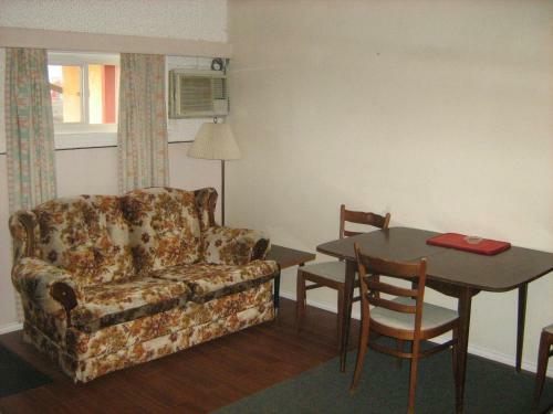 Airport Inn Motel & Rv Park