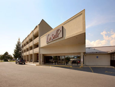 Travelodge Kingston Lasalle Hotel