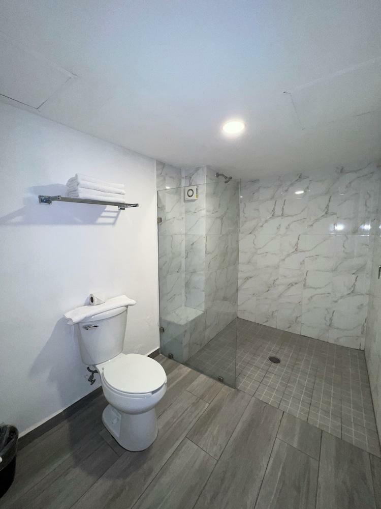 Hotel Bugambilia