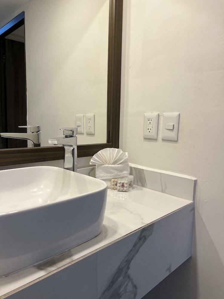 Hotel Bugambilia