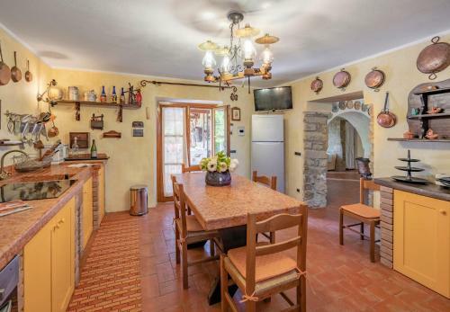Villa Tuscan Farmhouse With Swimming Pool