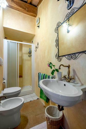 Villa Tuscan Farmhouse With Swimming Pool