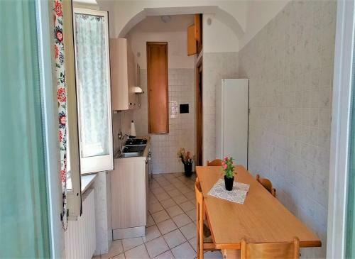 Casa Via Monte - Cozy Private House With Two Bathrooms - Town View