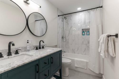 Big By Ark, Historic Simmons Estate Sleeps 22