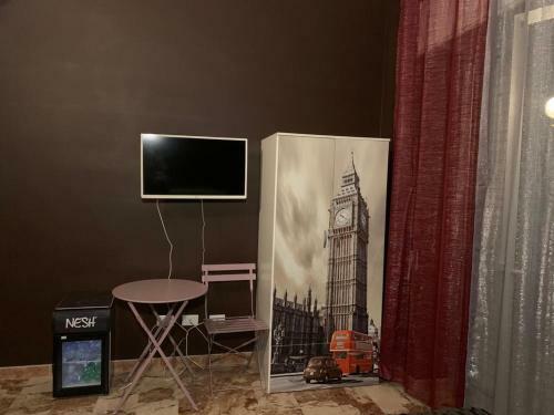 Hostal Mo' Affittacamere-tavola Calda-caffetteria
