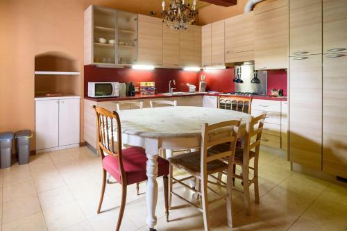 Castello Di Montonate, Two-bedroom Apartment