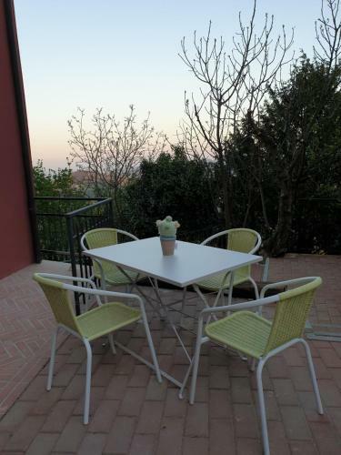 Il Bosco Di Costanza E Ines