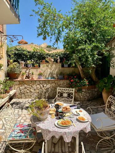 Sicilian Mountain Oasis - Entire Villa, Smart Working