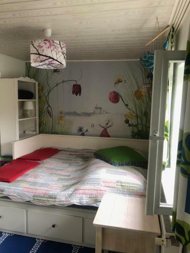 Alte Kate Mit Bau-& Zirkuswagen Im Gartenidyll