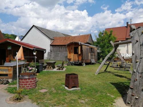 Sch�ferwagen Auf Dem Ferienhof Stark
