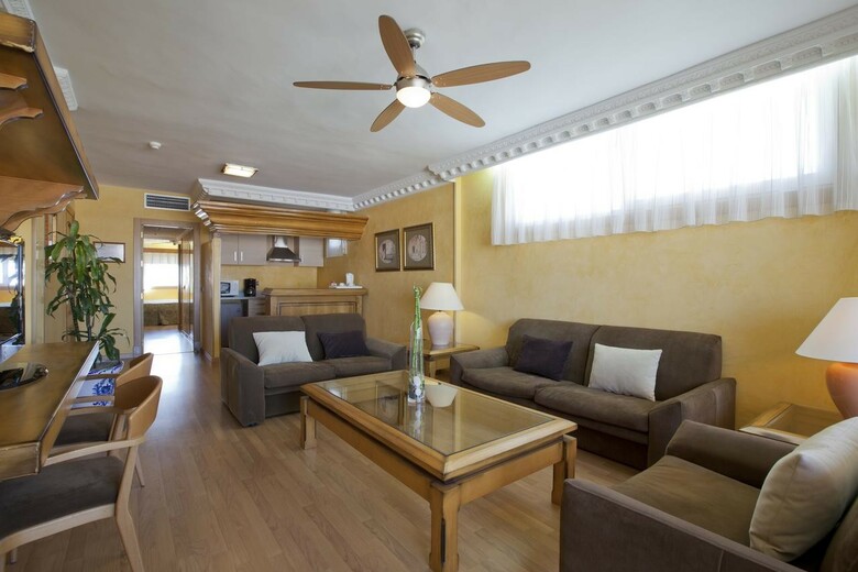 Playacapricho Hotel