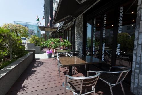 J-top Hotel