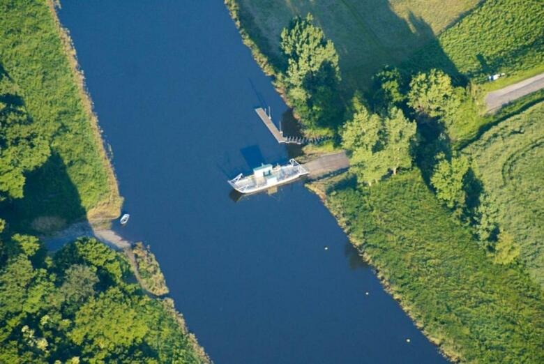Naturh�uschen An Der Burg