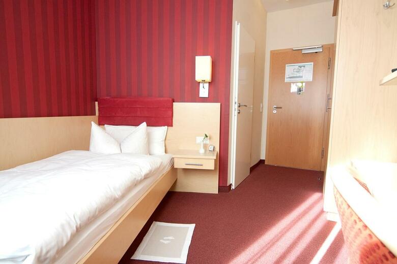 Hostal Hotel Garni Deutsches Haus
