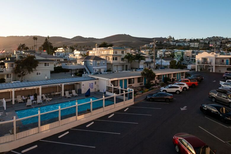 Hotel Edgewater Inn And Suites