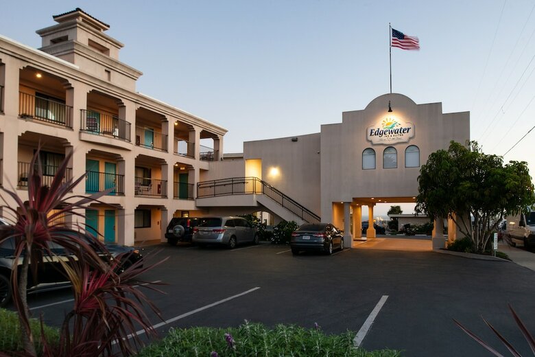 Hotel Edgewater Inn And Suites