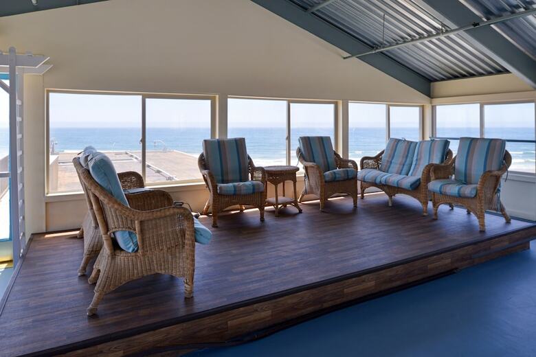 Hotel Edgewater Inn And Suites