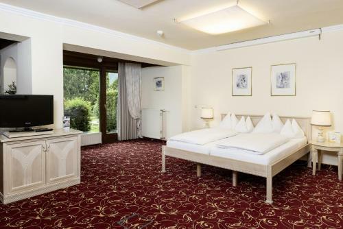 Hotel Ebner's Waldhof Am See Resort & Spa
