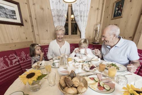 Hotel Ebner's Waldhof Am See Resort & Spa