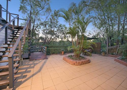 Mt Coolum Retreat 'a Bed & Breakfast'