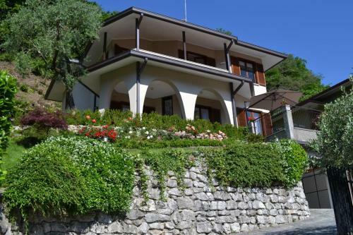 Apartamento Le Grigne Guesthouse - The Garden