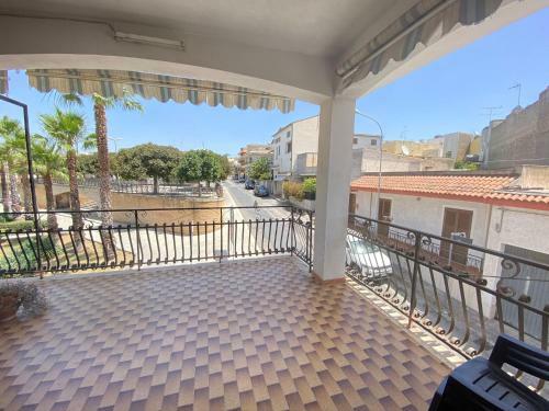 Full Apartment With 2 Rooms