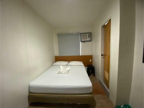 Hostal Oyo 878 Dg Budget Hotel Naia