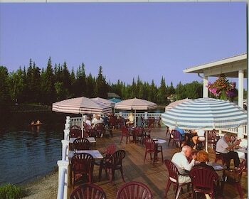 River's Edge Resort